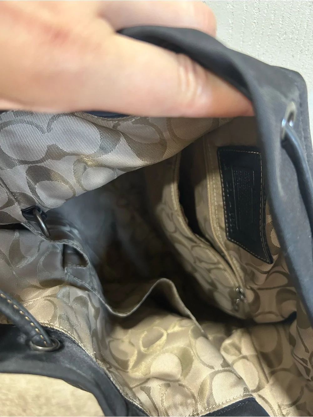 Vintage Coach 6669 Drawstring Shoulder Bag